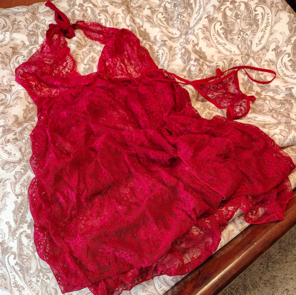 Lace Halter Lingerie Set in Red - Picture 2 of 15